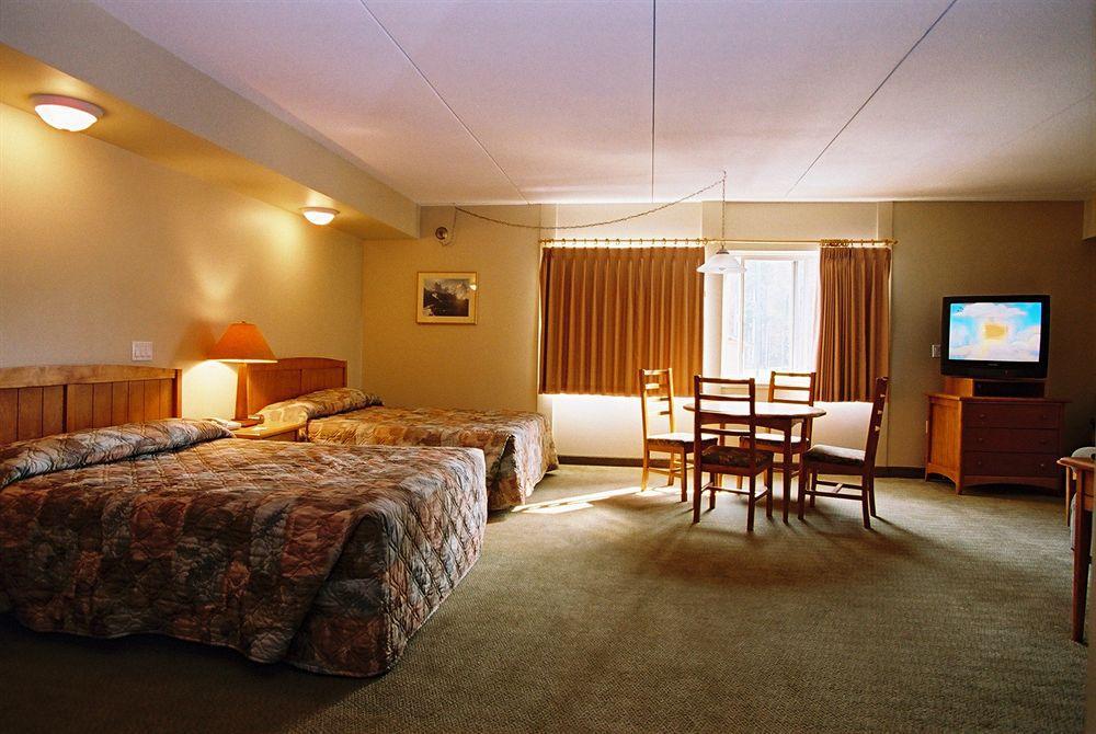 Manning Park Resort Exteriör bild