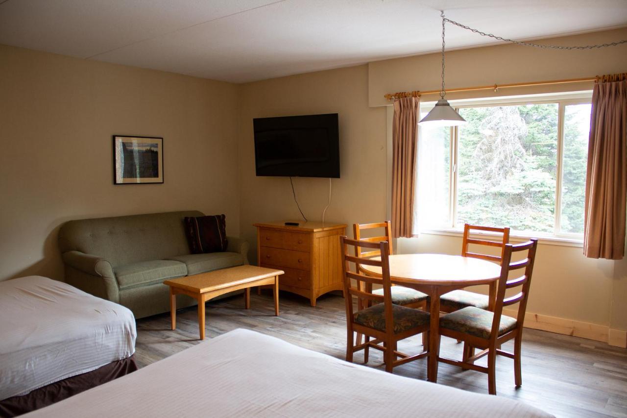 Manning Park Resort Exteriör bild