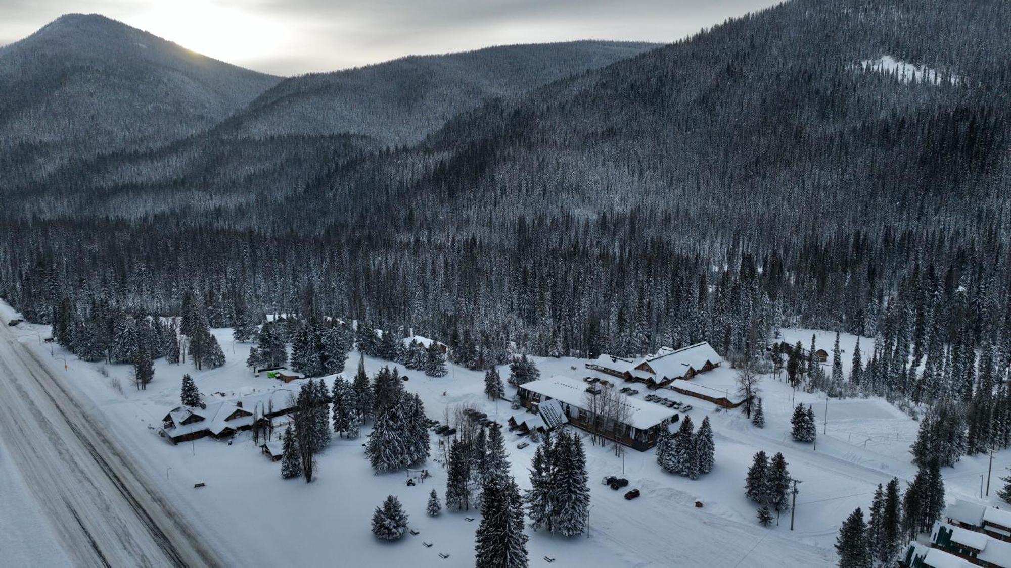 Manning Park Resort Exteriör bild